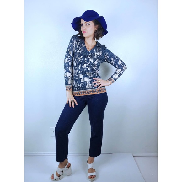 vintage 60s Dusty Blue FLOWER POWER Psychedelic Knit crazy daisy nylon jumper - Picture 8 of 10